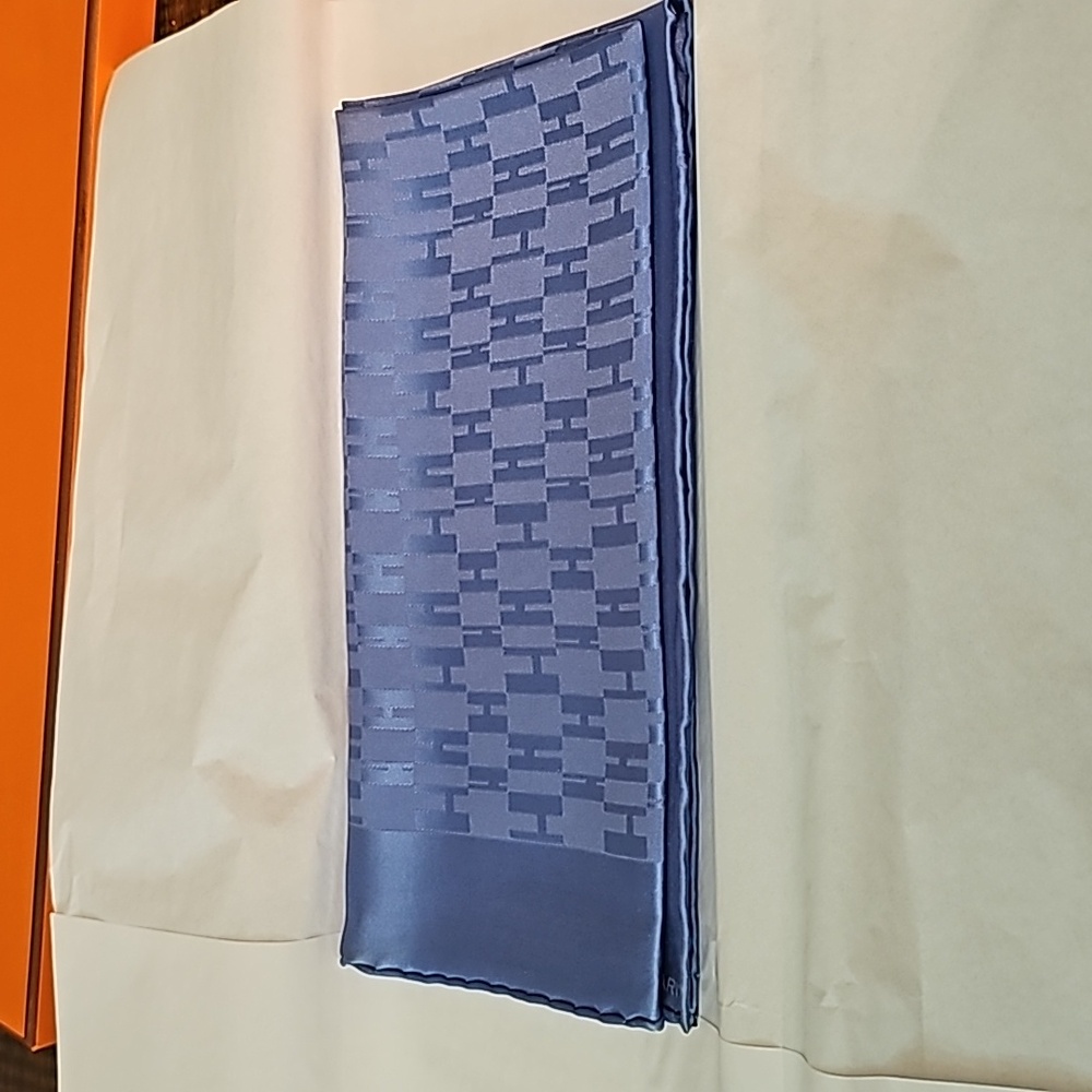 Hermes Pocket Square NIB - Picture 1 of 6